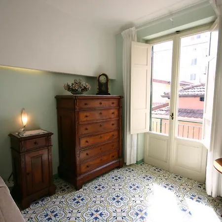 בית הארחה Sorrento Inn Guesthouse סורנטו