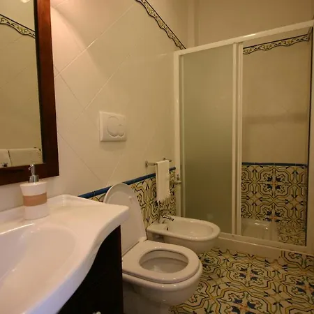 Sorrento Inn Guesthouse *