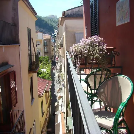 Sorrento Inn Guesthouse Gasthof Sorrent