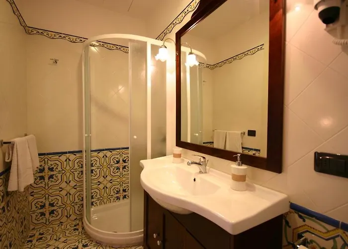 Sorrento Inn Guesthouse 4*