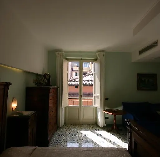 Sorrento Inn Guesthouse 4*