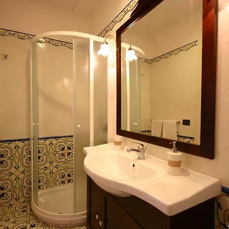 Sorrento Inn Guesthouse *